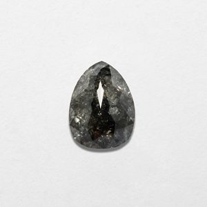 Diamant naturel en forme de poire de 1,30 ct, couleur sel et poivre, clarté VVS1, avec une taille excellente et bonne. - Product Image 1