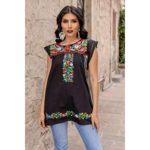 Haut bohème mexicain brodé pour femmes, chemisier ethnique fait à la main, floral, noir, sans manches, tunique en coton - Product Image 1