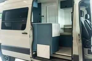 รถเอส-พรินเตอร์ 3500 ปี 2024 เกียร์อัตโนมัติ ขับเคลื่อนสี่ล้อ พวงมาลัยซ้าย เบาะหนัง กล้องมองหลัง ยาง R18 เบนซิน/น้ำมัน รถเอสยูวี - Product Image 4