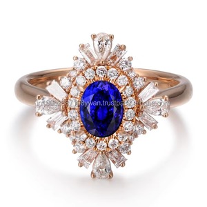 Vente en gros de bagues en diamant de laboratoire bijoux de fiançailles de luxe avec coupe ronde pour femmes disponibles à un prix abordable - Product Image 1