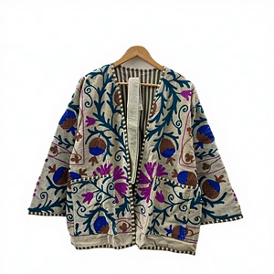 Veste en velours Suzani florale, veste kimono bohème, manteau Suzani vintage, veste courte en velours bohème, veste artisanale de festival - Product Image 1