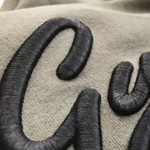 Survêtement unisexe personnalisé en coton épais 100 % avec cordon de serrage, bicolore et poches latérales sur le sweat à capuche - Product Image 2