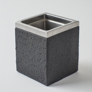 Ensemble d'accessoires de salle de bain de luxe fabriqués à la main, couleur et taille personnalisées, construction en métal durable et écologique pour salles de bain d'hôtels modernes - Product Image 3