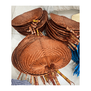 Éventail fait main de style vietnamien | Décorations pour la maison en bambou | Éventail à main artisanal en bambou de 99 données dorées de haute qualité - Product Image 3