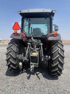 2024 Tractor Massey Ferguson 5711-Músculo de rango medio, construido para la productividad - Product Image 5