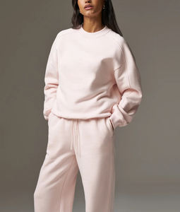 Ensemble de survêtement d'hiver 2 pièces pour femme : sweat à capuche en velours épais brodé de dentelle et pantalon décontracté au-dessus du genou, qualité supérieure - Product Image 2