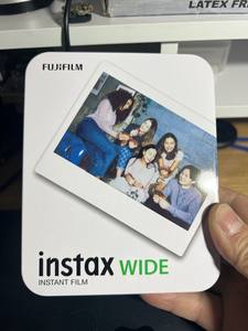 Film Instax Wide de Fujiifilm. Boîte de rangement en métal - Film non inclus. - Product Image 4