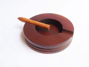 ที่เขี่ยบุหรี่ทำด้วยมือสำหรับใช้ในบ้านและสำนักงานออกแบบให้ผิวเรียบเนียนและเป็นงานฝีมือแบบดั้งเดิมสำหรับผู้สูบบุหรี่ - Product Image 4