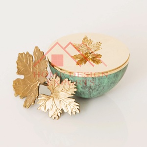 Bol de service décoratif en métal avec support en forme de branche d'arbre et feuilles pour centre de table / Bol à chips et à sauce doré avec couvercle - Product Image 5