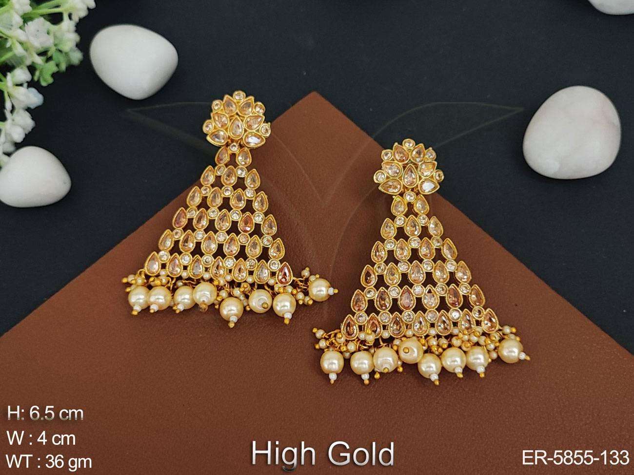 สีเหลืองใส