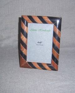 กรอบรูปฝังกระดูกและเขาสัตว์ สีดำ ทำด้วยมือ สำหรับตั้งโต๊ะ ตกแต่งห้องนอน งานแต่งงาน จากอินเดีย - Product Image 4