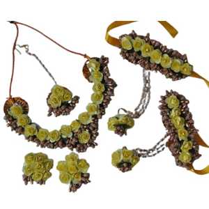 Ensemble de mariée traditionnel fleuri fait à la main, collection indienne pakistanaise, dernières Gajra Churiyan avec quartz, accessoires de mariée pour femmes - Product Image 1