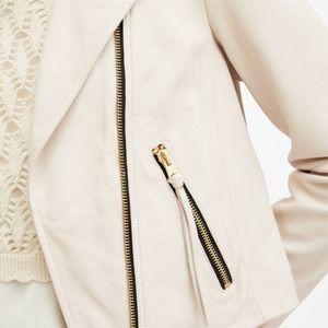 Veste en cuir élégante pour femmes de haute qualité sur mesure respirante et à la mode en différentes couleurs disponibles à bon prix - Product Image 5