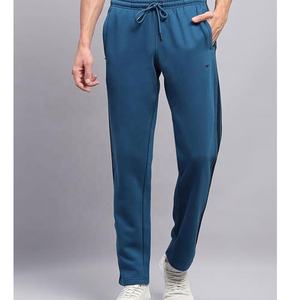 Conjunto Deportivo de Hombre con Pantalones Jogger y Sudadera con Capucha de Dos Piezas Personalizable OEM - Product Image 3