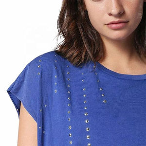 Camiseta de Algodón de Alta Calidad al por Mayor para Mujer con Pedrería, Fabricantes OEM, Camisetas con Cuello Redondo Estampadas Personalizadas para Damas - Product Image 6