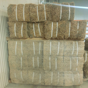 Granulés de foin d'alfalfa de qualité 1 pour l'alimentation des chevaux, porcs, poissons, chiens, bovins - 10 % d'humidité, durée de conservation de 12 mois, en vente - Product Image 1