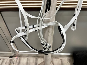 Brida de caballo de poliéster, nuevo diseño, para carreras ecuestres, para montar a caballo, disponible al mejor precio - Product Image 5