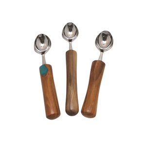 Cuchara de helado de acero inoxidable de la mejor calidad con mango de madera y resina Cubiertos modernos - Product Image 1