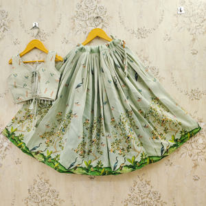 Lehenga Choli Tradicional de Jaipur para Niñas de 2 a 8 Años, Diseño Étnico, Listo para Usar, Poliéster, Largo hasta el Suelo, Materiales Reciclados - Product Image 4