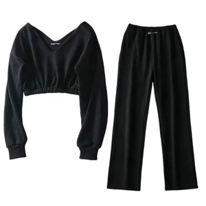 Fabricants personnalisé femme vierge recadrée sport remplissage fermeture éclair sweat-shirt court pantalons de survêtement sweats à capuche et jogger ensemble pour femmes - Product Image 3