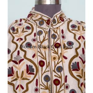 Veste Kimono Bohème en Velours Suzani Ethnique, Vêtement de Style, Broderie Faite Main, Manteau Vintage Suzani pour Femmes - Product Image 2