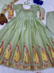 Robes de mariage indien Anarkali Chinnon avec paillettes et position impression travail couture Standard toile Patta robe - Product Image 6