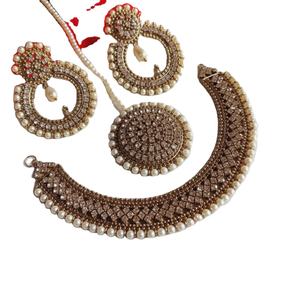 Haath Phool Pakistaní Vintage Chapado en Oro con Delicadas Cadenas de Perlas y Anillos Florales para las Manos - Product Image 2