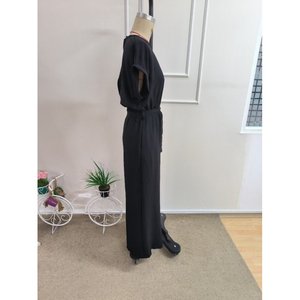 Mono aeróbico con cuello redondo y manga corta para mujer, cintura elástica y bolsillos, 37232 - Negro - Product Image 5