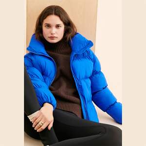 Vente en gros Vêtements d'extérieur surdimensionnés respirants personnalisés avec fermeture éclair Veste d'hiver unie en satin quotidien en coton coupe-vent pour femmes OEM - Product Image 2
