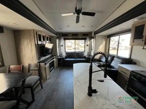Autocaravana Fo-r-e-s-t- Ri-ver Cherokee Arctic Wolf 3550 Suite 2022 USADA EN EXCELENTES CONDICIONES, DISPONIBLE PARA LA VENTA - Product Image 3