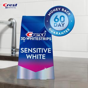 Crest 3D Whitestrips Sensitive White – Kit de blanchiment des dents, 18 traitements, 36 bandes (1 supérieure/1 inférieure chacune) – Crest 3DWhite - Product Image 1