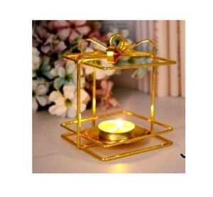 Bougeoir en métal fini argent forme carrée martelée de luxe meilleure qualité haute exigence noël fait à la main - Product Image 1