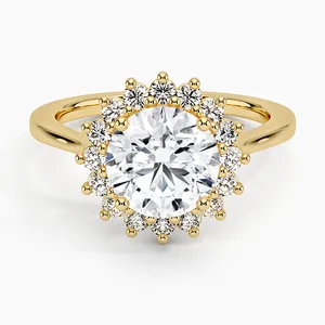Bague de fiançailles Halo Diamond avec une élégante et stylée bague en diamant pour toutes les occasions - Product Image 1