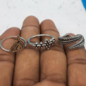 925 Sterling Silver Bohemian Feather Design Bague empilable Dainty Wedding Band Boho Bijoux pour femmes - Product Image 4