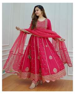 Robe Anarkali en rayonne lourde de dernière génération avec broderie et sequins Fab Zone Vêtements indiens et pakistanais - Product Image 4