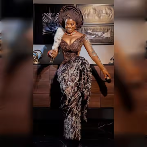 ABAYAS AL HIJRAH, Vestido de Novia Somalí Majestuoso, Bordado a Mano con Cuentas, Bordado Dorado, Algodón de Lujo, Seda, Poliéster, Corte Ajustado, Corto - Product Image 1