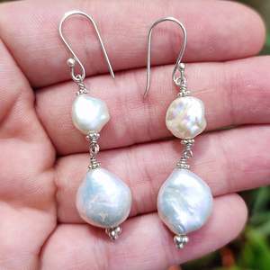 Boucles d'oreilles pendantes en perles baroques, bijoux bohèmes faits à la main en or, pour anniversaire, Noël, Saint-Valentin, cadeau élégant pour elle - Product Image 6