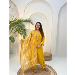 Conjunto Premium Étnico de Verano con Kurti de Cordón Romano y Pantalón Palazzo para Oficina, Fiestas, Bodas, Festivales y Eventos Tradicionales - Product Image 2