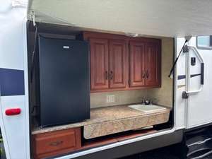 Autocaravana Keystone RV O-u-t-b-a-c-k 312BH usada del 2012, lista para vender - Product Image 2