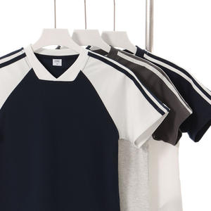 Camiseta de manga corta con cuello en V deportiva raglán de tres rayas de peso pesado de moda para mujer Top informal de bloque de Color de moda - Product Image 3