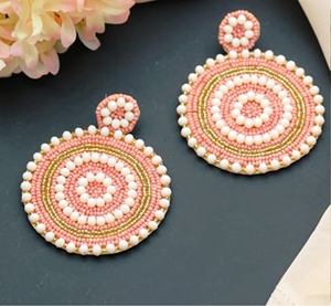 ต่างหูลูกปัดหลายเม็ดสีดำและสีขาวแบบกำหนดเองเครื่องประดับสำหรับงานปาร์ตี้ในราคาที่ดีที่สุด - Product Image 6