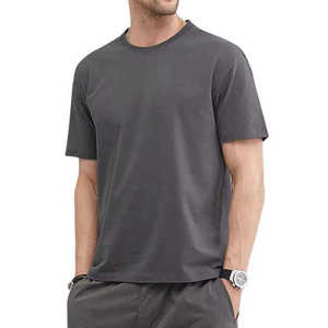T-shirts pour hommes de haute qualité, col rond surdimensionné, t-shirt de qualité supérieure, doux et ample, en vente - Product Image 1