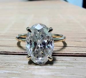Anillo de oro de 10K de compromiso de diamante de moissanita de corte ovalado exclusivo para novia, fábrica de joyería de boda de lujo, proveedor directo de OEM y ODM - Product Image 3