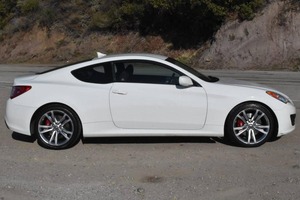 Hyundai Genesis Coupé 2.0T R-Spec d'occasion propre, modèle 2012 - Product Image 6
