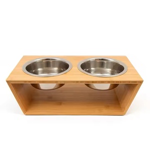 Juego de cuencos de agua y comida para perros de bambú respetuoso con el medio ambiente, alimentador de mascotas de bambú laminado, estación de alimentación para gatos con 2 cuencos de acero inoxidable - Product Image 1