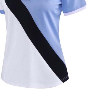 เสื้อโปโลผู้หญิง แขนสั้น ผ้าทอ ลายทางสีขาว น้ำเงิน ดำ ดีไซน์ลำลอง - Product Image 2