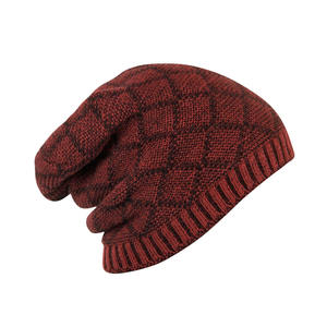 Bonnet d'hiver en coton pour l'extérieur pour hommes OEM Offre Spéciale bonnet tricoté en acrylique avec broderie personnalisée - Product Image 6