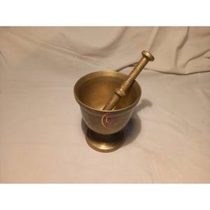 Mini mortier et pilon en laiton doré de haute qualité solide pour herbes épices vente chaude en gros de l'Inde avec matière plastique - Product Image 1