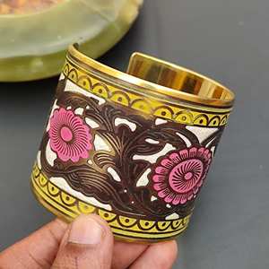 Brazalete ancho de diseñador floral de latón puro 100% hecho a mano, brazalete ajustable, Regalo para mamá - Product Image 6