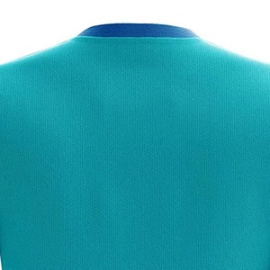 Uniformes de football personnalisés légers, respirants et à séchage rapide pour les activités sportives quotidiennes des équipes sportives et des académies d'entraînement - Product Image 2